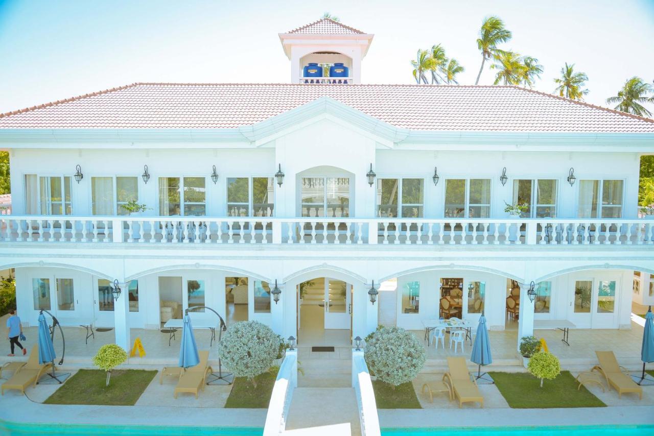 Hôtel Casablanca By The Sea à Olango Island Extérieur photo