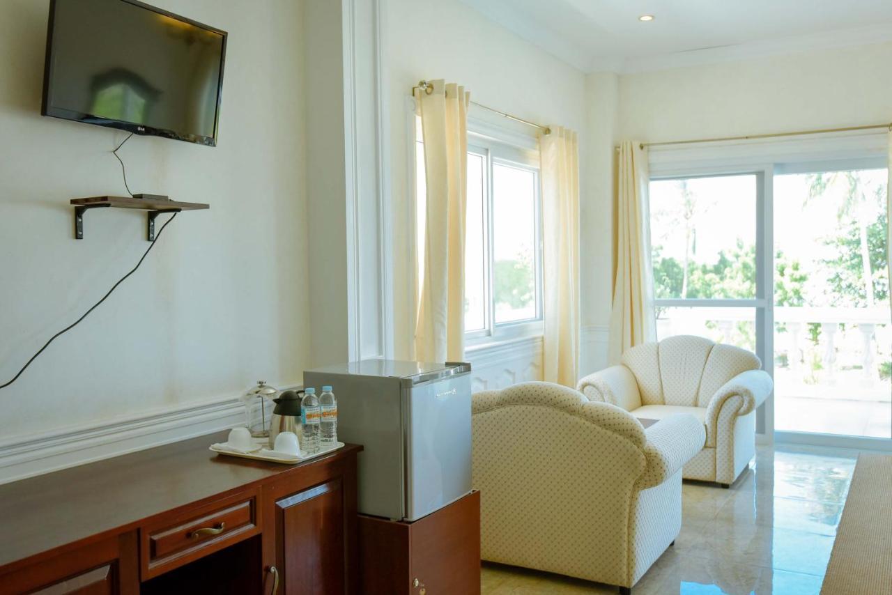 Hôtel Casablanca By The Sea à Olango Island Extérieur photo