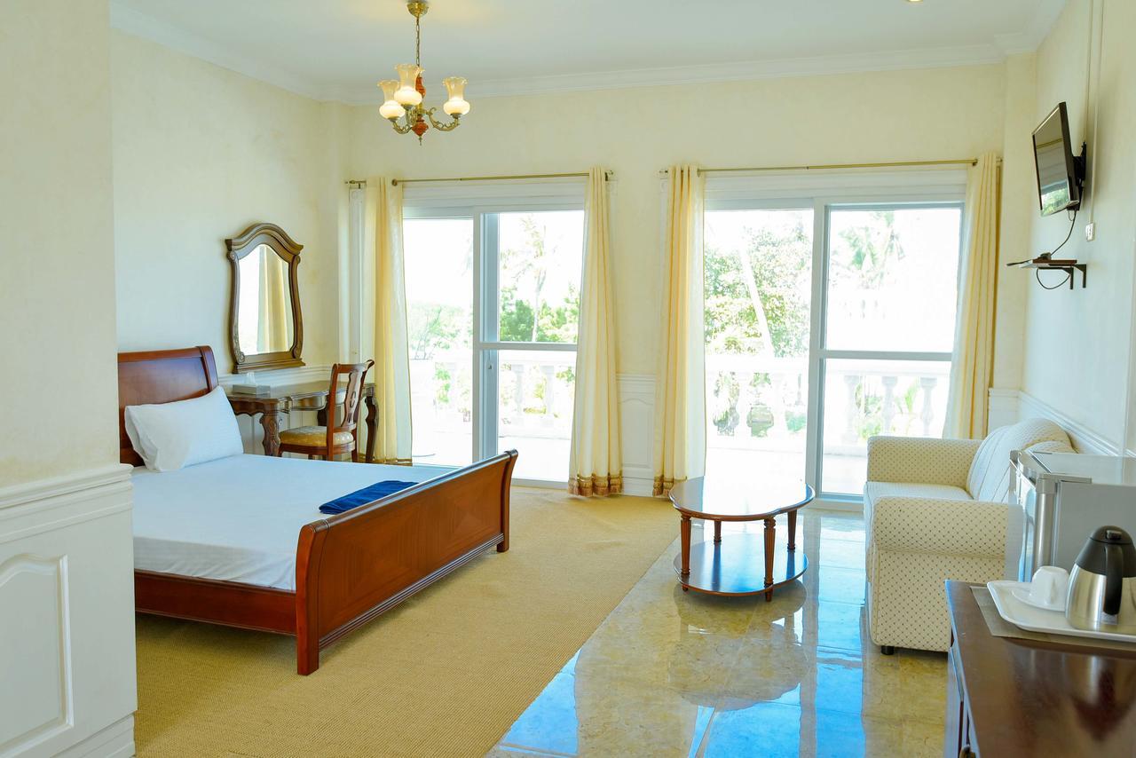 Hôtel Casablanca By The Sea à Olango Island Extérieur photo