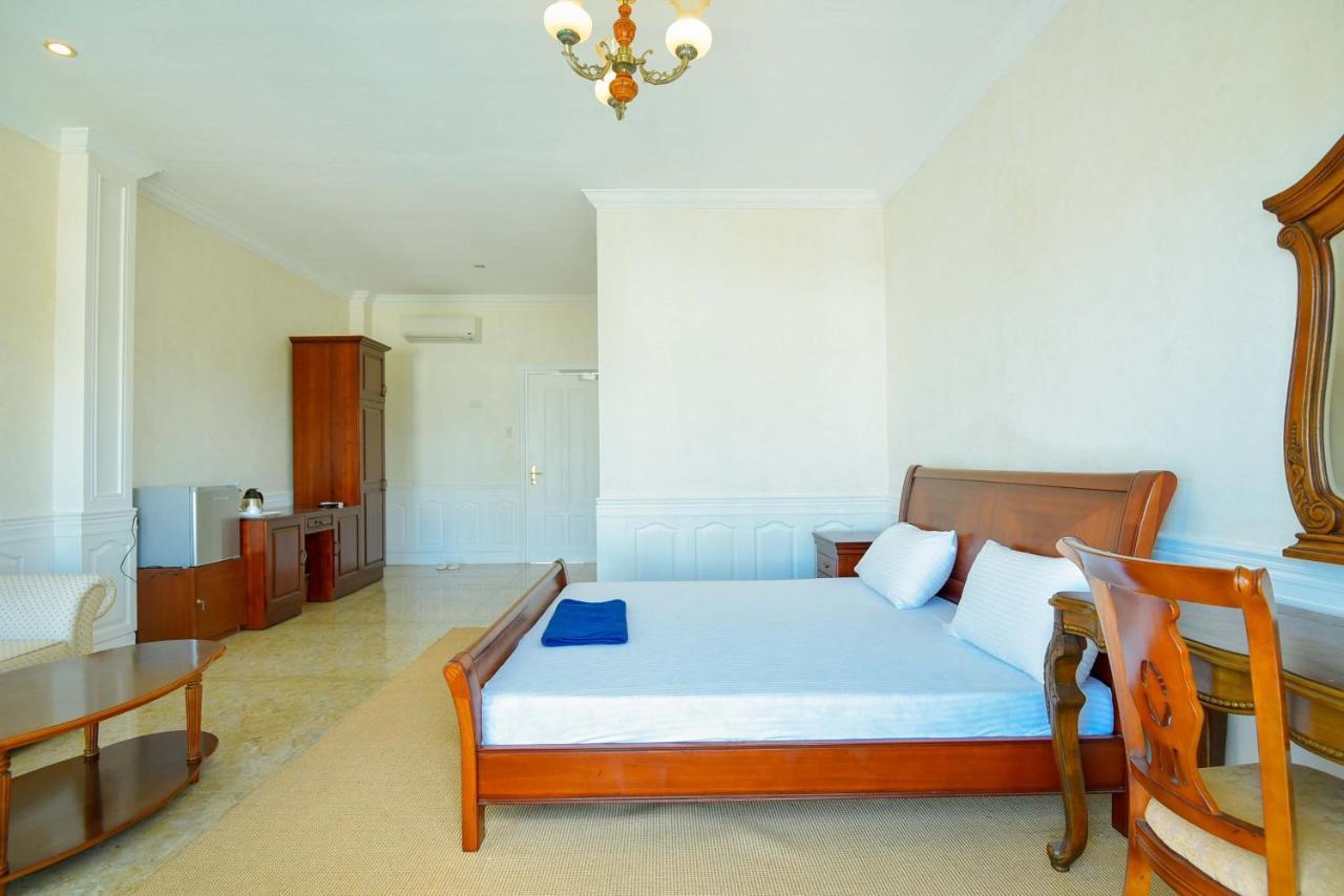 Hôtel Casablanca By The Sea à Olango Island Extérieur photo