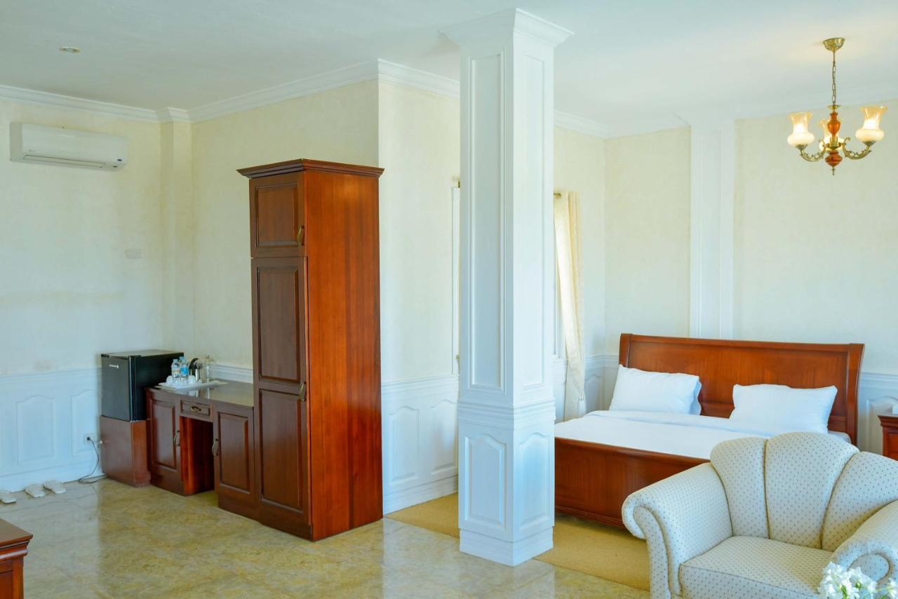 Hôtel Casablanca By The Sea à Olango Island Extérieur photo
