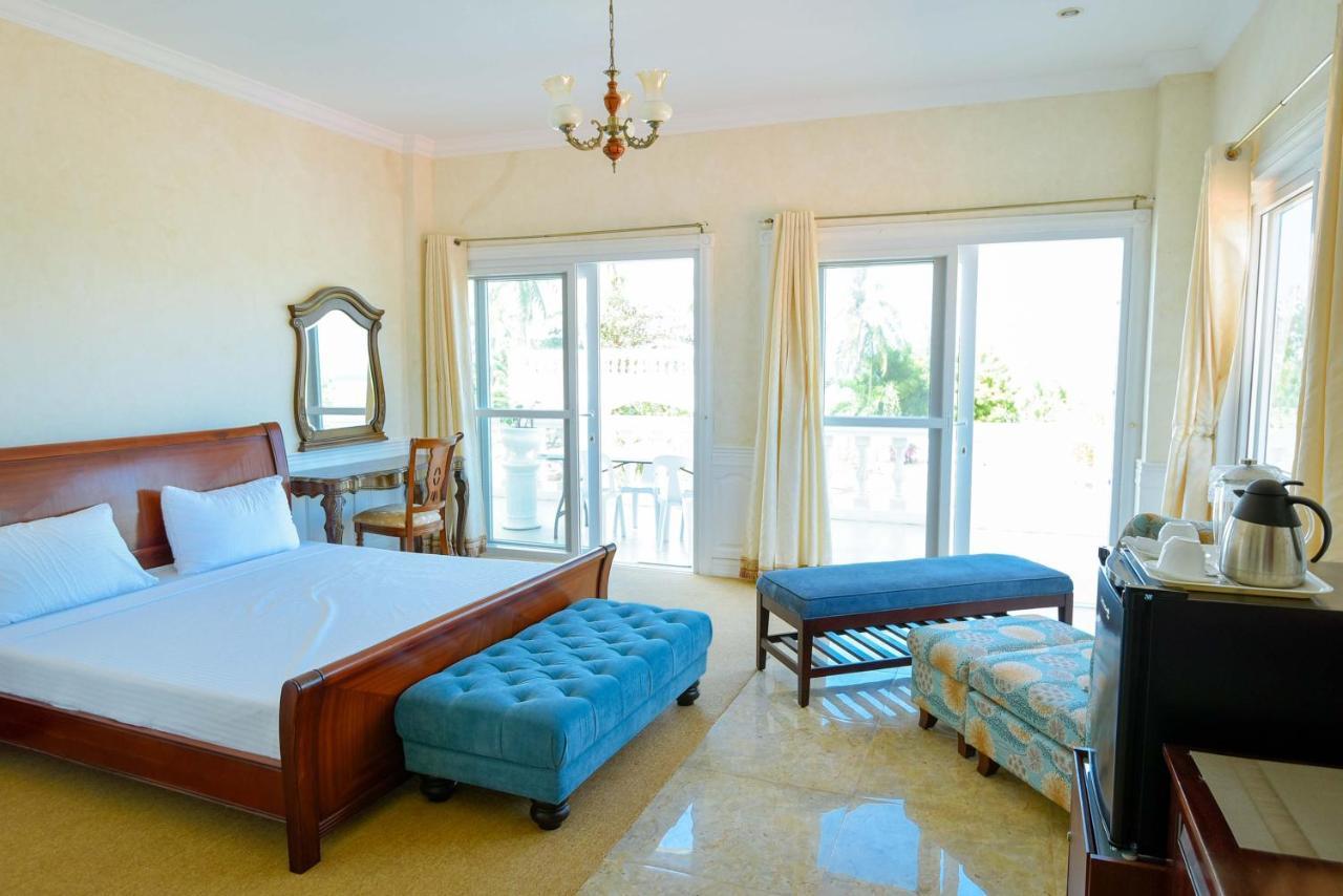 Hôtel Casablanca By The Sea à Olango Island Extérieur photo