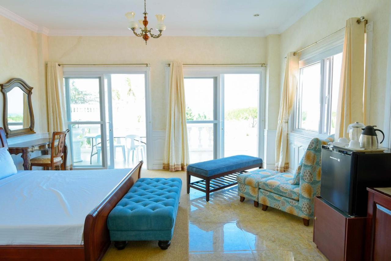 Hôtel Casablanca By The Sea à Olango Island Extérieur photo